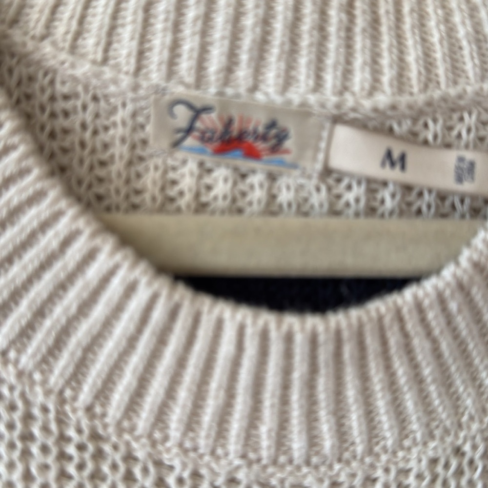 Like New! FAHERTY Miramar Linen Muscle Tank Ivory Navy stripe size Medium - Picture 7 of 11